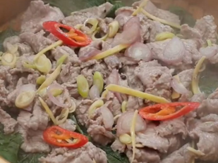 Bắp bò hấp lá tía tô