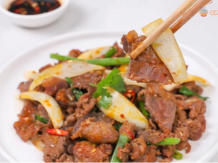 Bắp bò xào sa tế