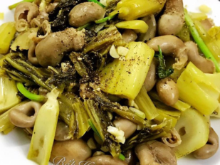 Bao tử xào cải chua
