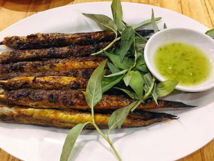 Cá kèo nướng mọi