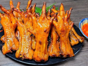 Chân gà nướng mọi