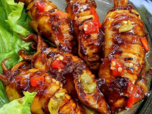 Mực trứng nướng sa tế.png